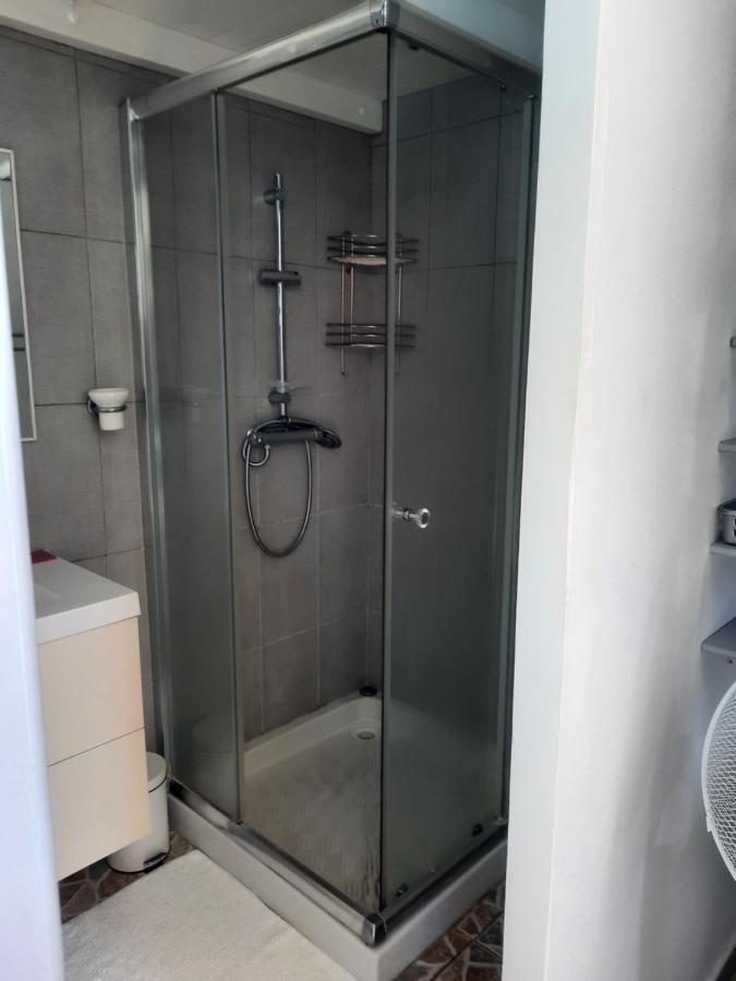 Studio Avec Piscine Privee, Idealement Situe Saint-Claude Exterior foto